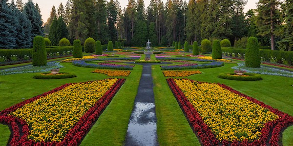 Manito Park in Spokane, showcasing lush gardens and walking paths, reflecting the creativity and precision Sharibly offers in South Hill and Downtown Spokane web design and marketing.