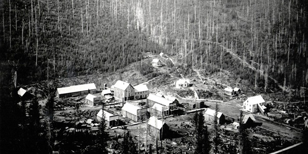 Wallace Web Design and Marketing drawing from the rich history captured in old Wallace photographs.