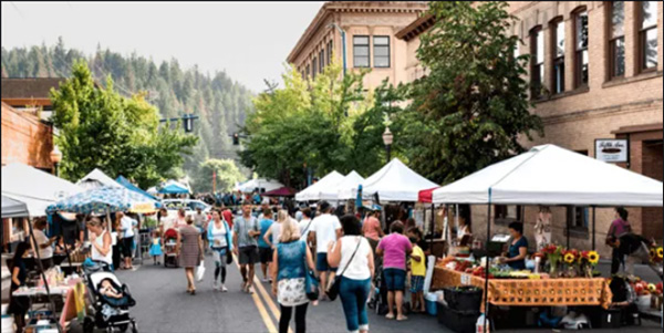 McEuen Park greenspace and splash pad—great for social ad visuals